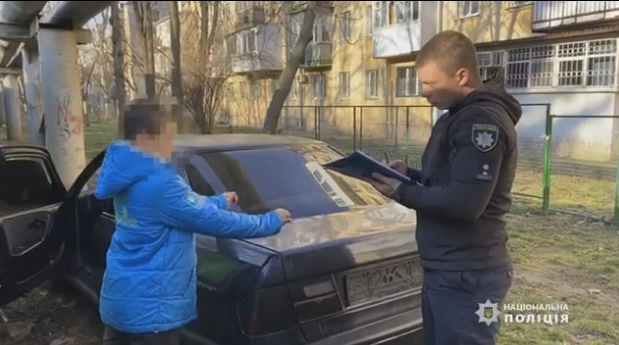 В Одессе 12-летний мальчик угнал машину (Відео)