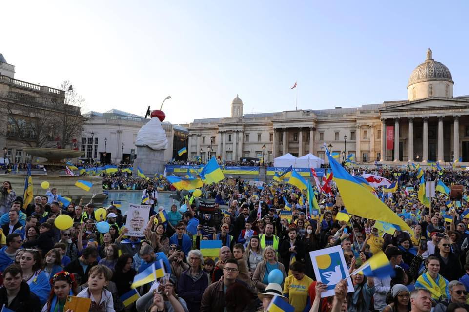 Украинский марш. Народ Украины против России. Победа Украины. 1000 Человек на фото.