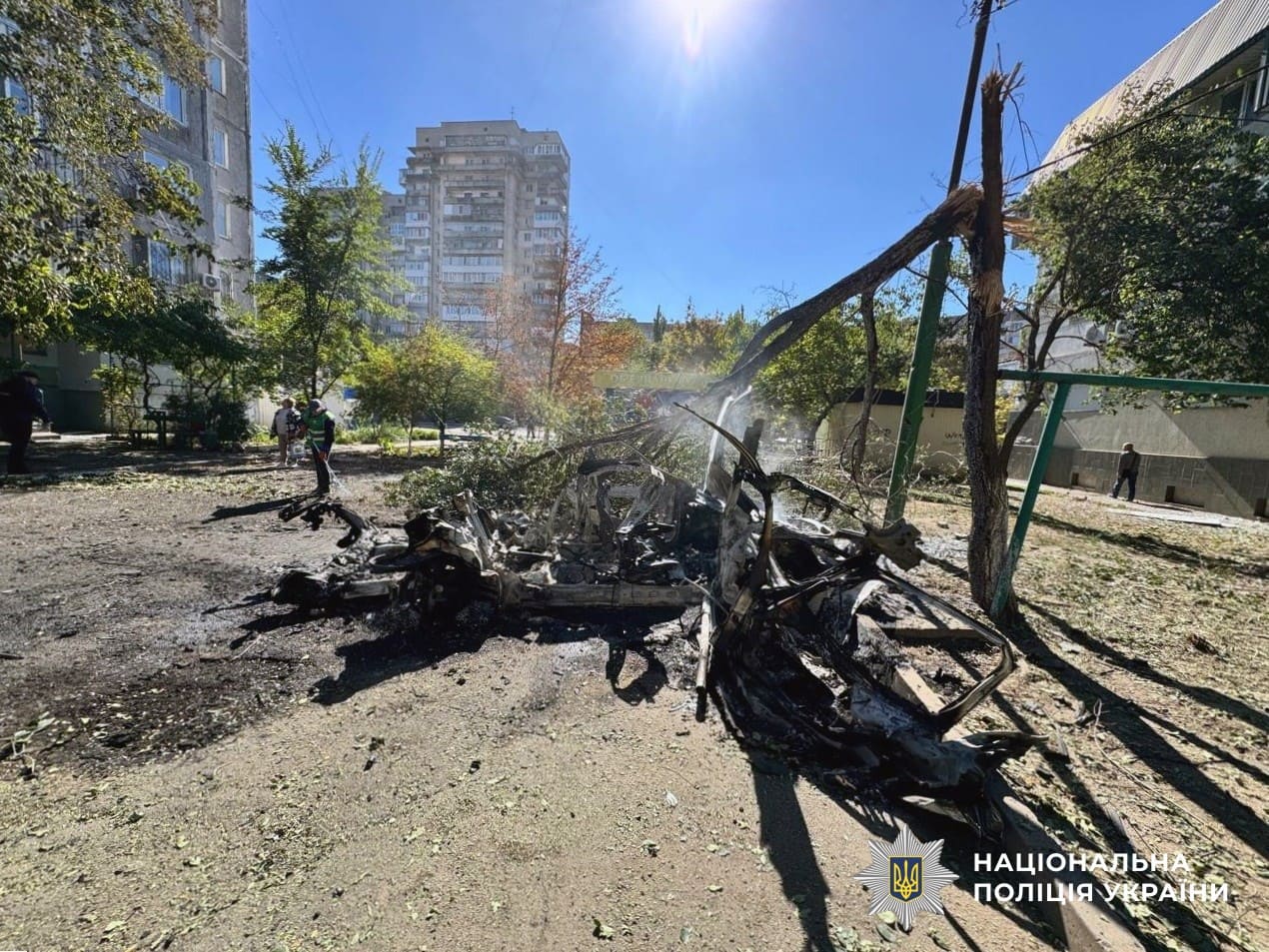На Херсонщині внаслідок російських обстрілів загинула людина, поранено 10 цивільних та п’ятеро поліцейських, пошкоджено понад 100 будинків