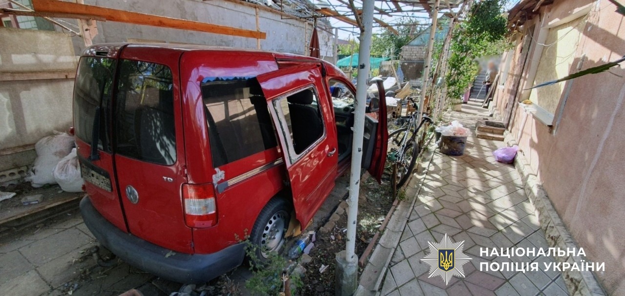 На Херсонщині внаслідок російських обстрілів поранено трьох людей та пошкоджено понад 20 об’єктів, – поліція