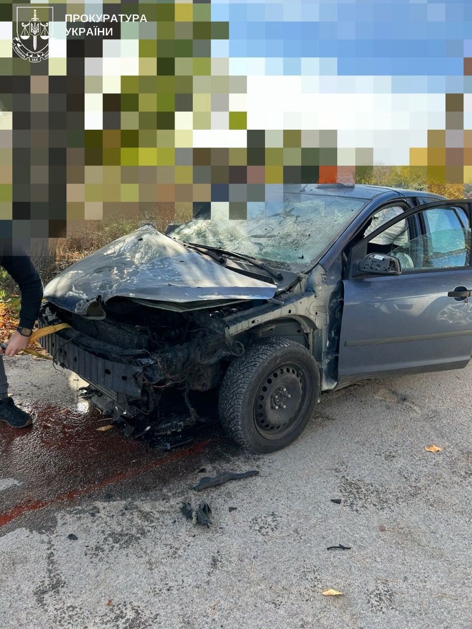 У Херсоні російські війська скинули вибухівку з дрона на таксі: поранені двоє мирних жителів