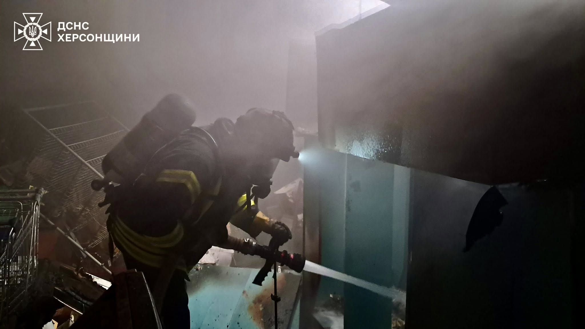 Через російський обстріл у Білозерці згорів магазин