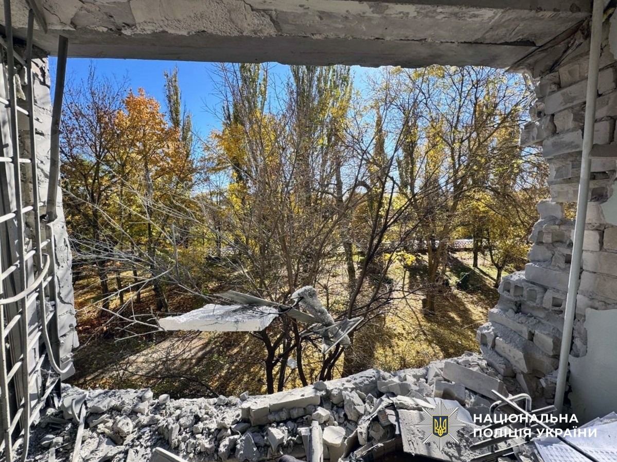 На Херсонщині від російських обстрілів постраждали 13 людей, серед них – діти та медпрацівники, – поліція