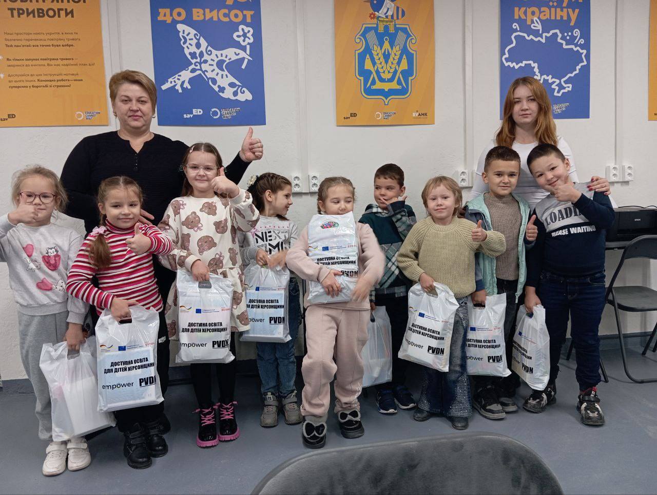 У Нововоронцовській громаді школярі отримали канцелярські набори
