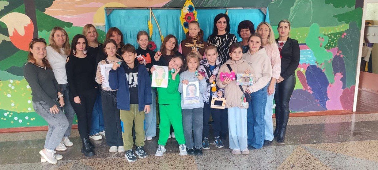 Школярі з Нової Каховки побували на канікулах у Чернівецькій області