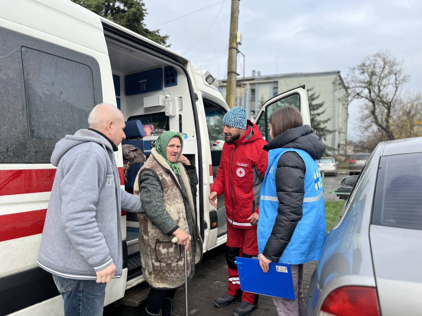 З Берислава під обстрілами за рік евакуювали сотні людей: у місті залишилося 400 жителів, – МВА