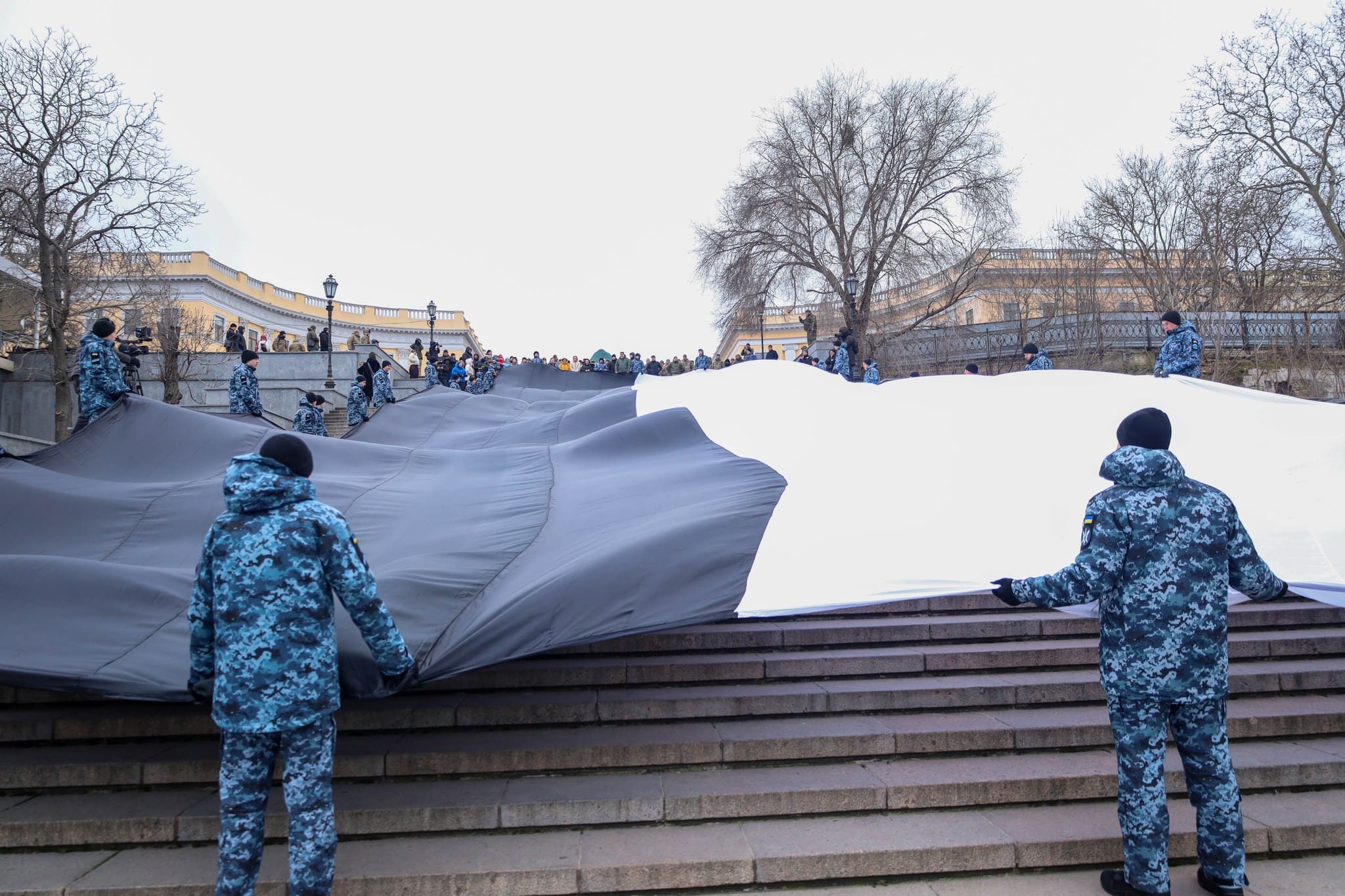 Одесі розгорнули Прапор Надії на підтримку родин полонених і зниклих безвісти