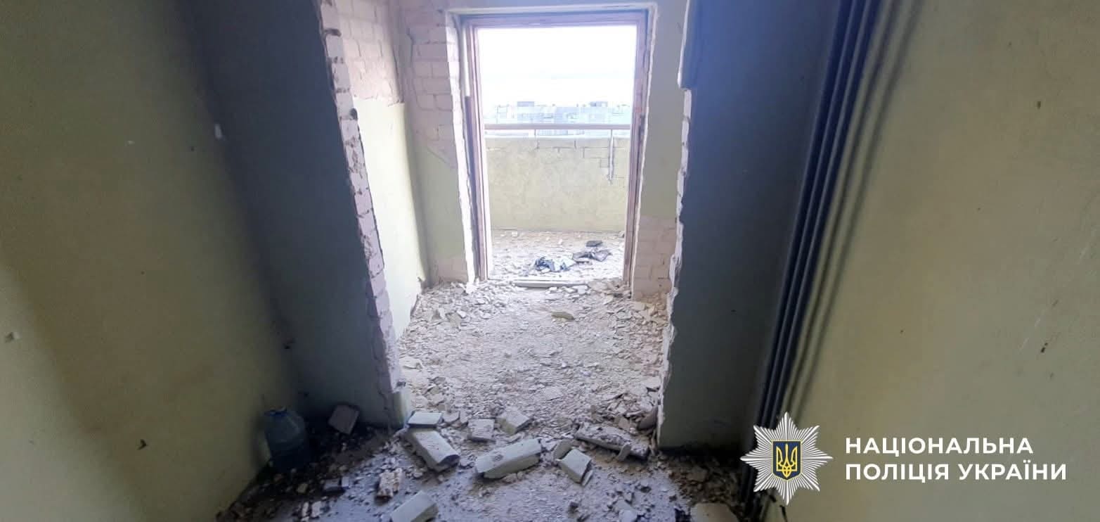 На Херсонщині внаслідок російських обстрілів пошкоджено цивільну інфраструктуру, є постраждалий, – поліція