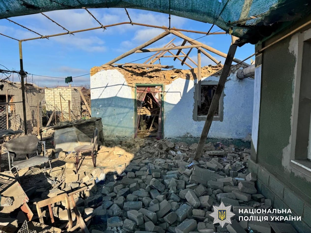 На Херсонщині через ворожі обстріли поранено п’ятьох людей, – поліція