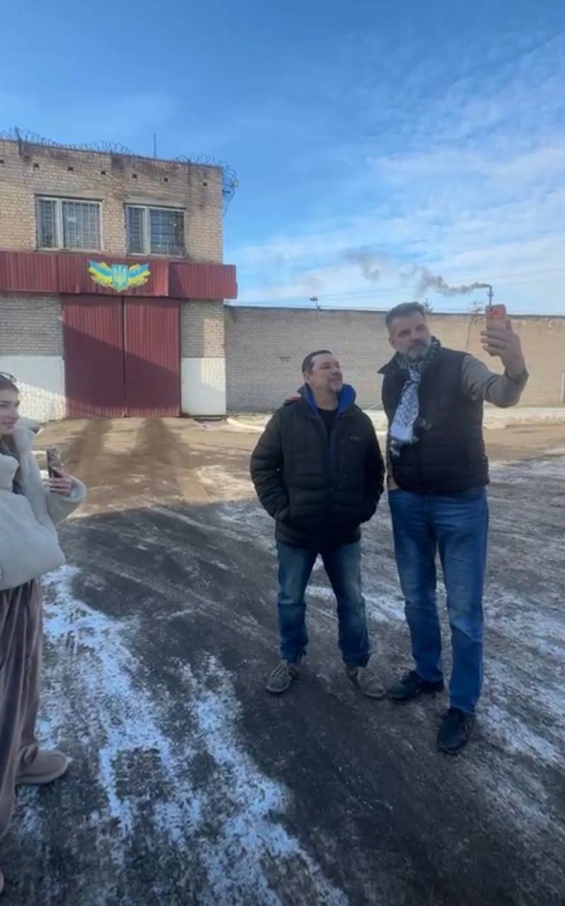 Депутата Херсонської міськради Іллю Карамалікова випустили з СІЗО під заставу (відео)