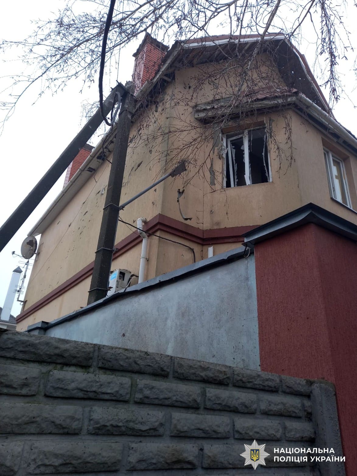 На Херсонщині внаслідок російських обстрілів поранено шістьох людей та пошкоджено 40 об’єктів (відео)