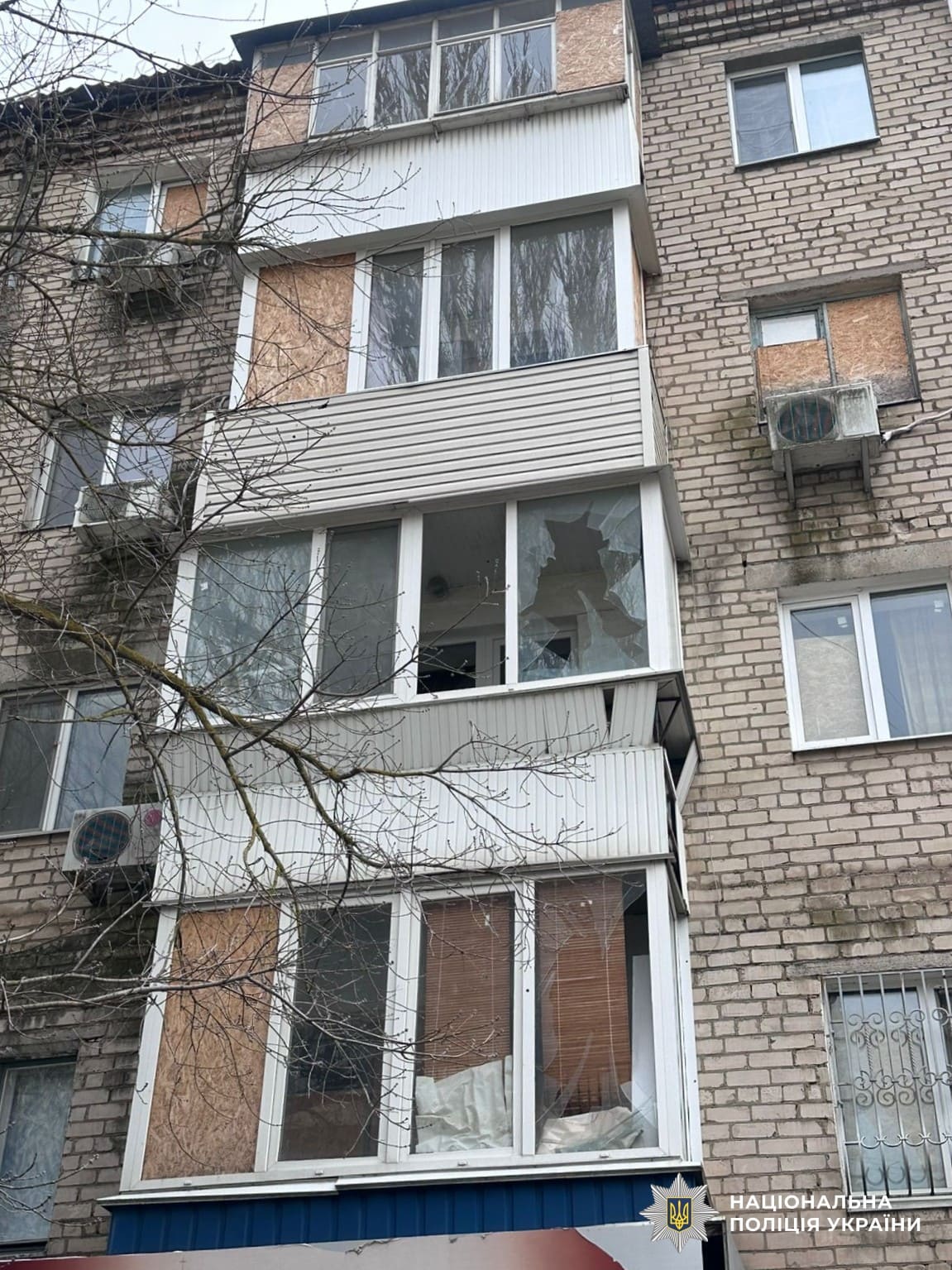 На Херсонщині через російські обстріли загинули троє мирних жителів, пошкоджені будинки й автомобілі, – поліція