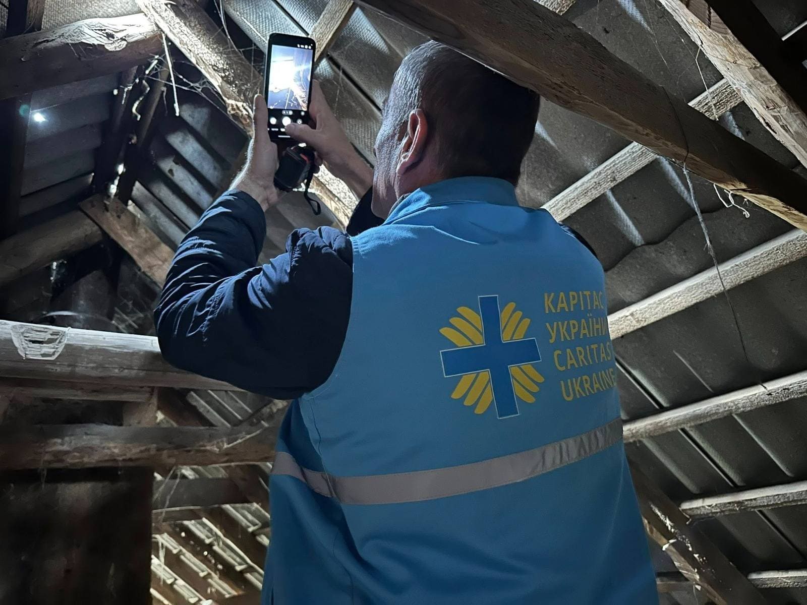 Представники «Карітас Берислав УГКЦ» допоможуть місцевим жителям у відновленні пошкоджених будинків: як подати заявку