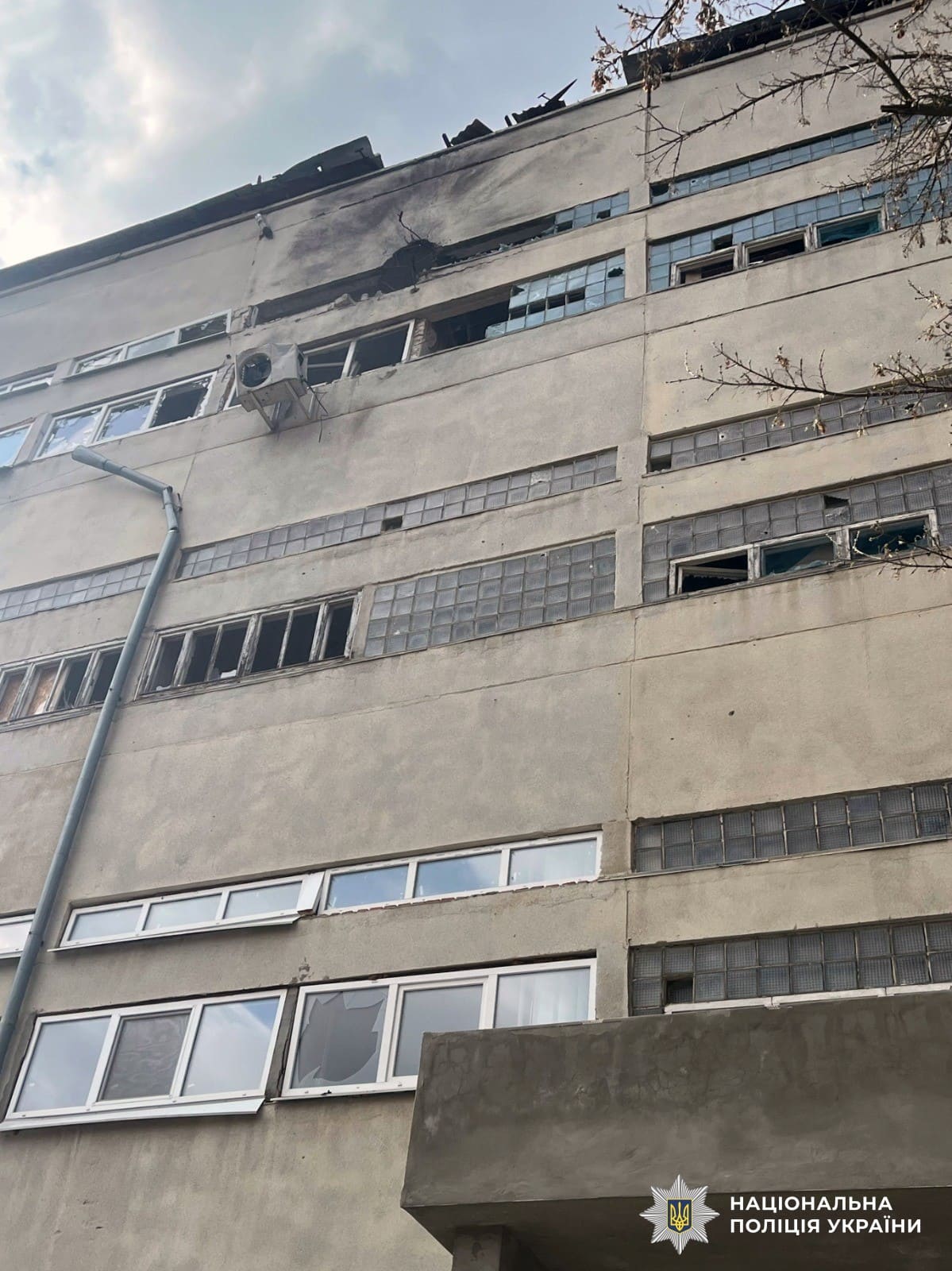 Херсонщина під вогнем: двоє загиблих, 15 поранених, серед них — троє правоохоронців