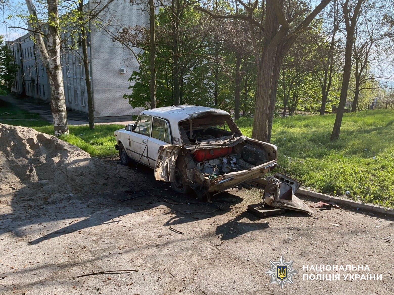 На Херсонщина внаслідок російських обстрілів поранено шістьох жителів, троє працівників поліції травмувалися через детонацію нерозірваного дрона