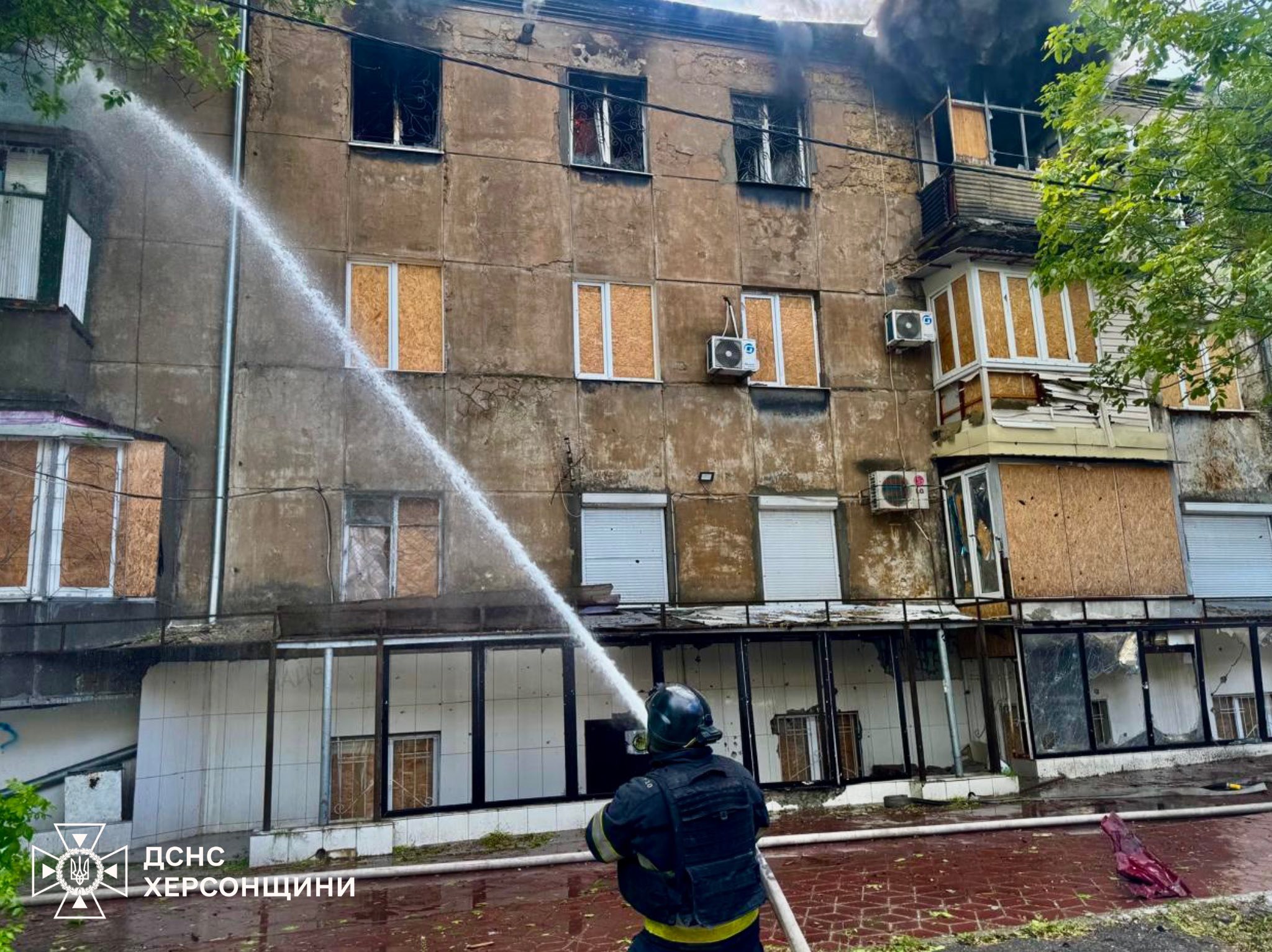 У Херсоні рятувальники ліквідували сім пожеж після російських атак