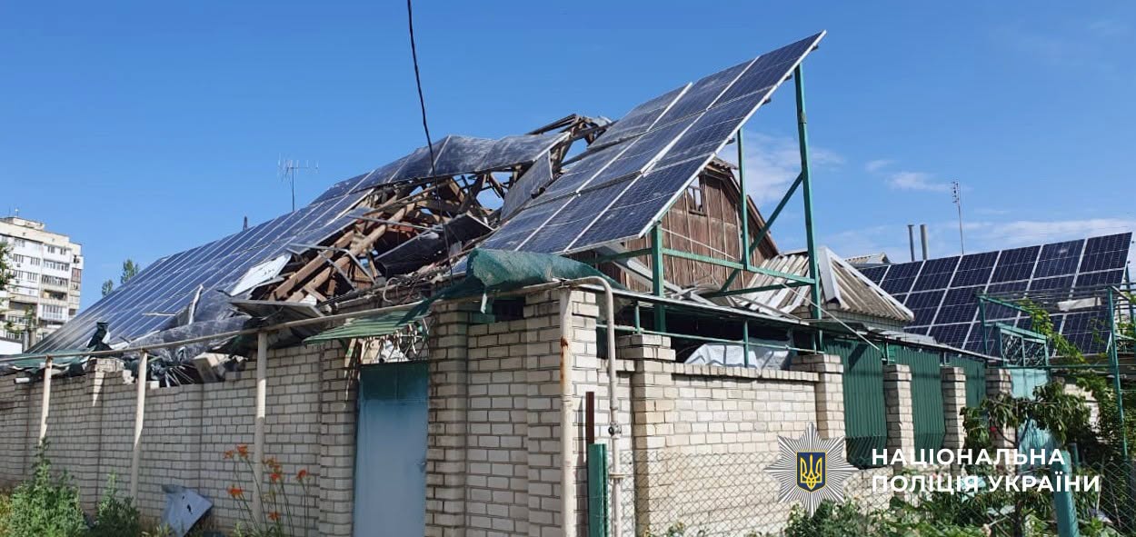 На Херсонщині внаслідок ворожих обстрілів поранено 13 людей, серед постраждалих – дитина, комунальник та співробітники лікарні