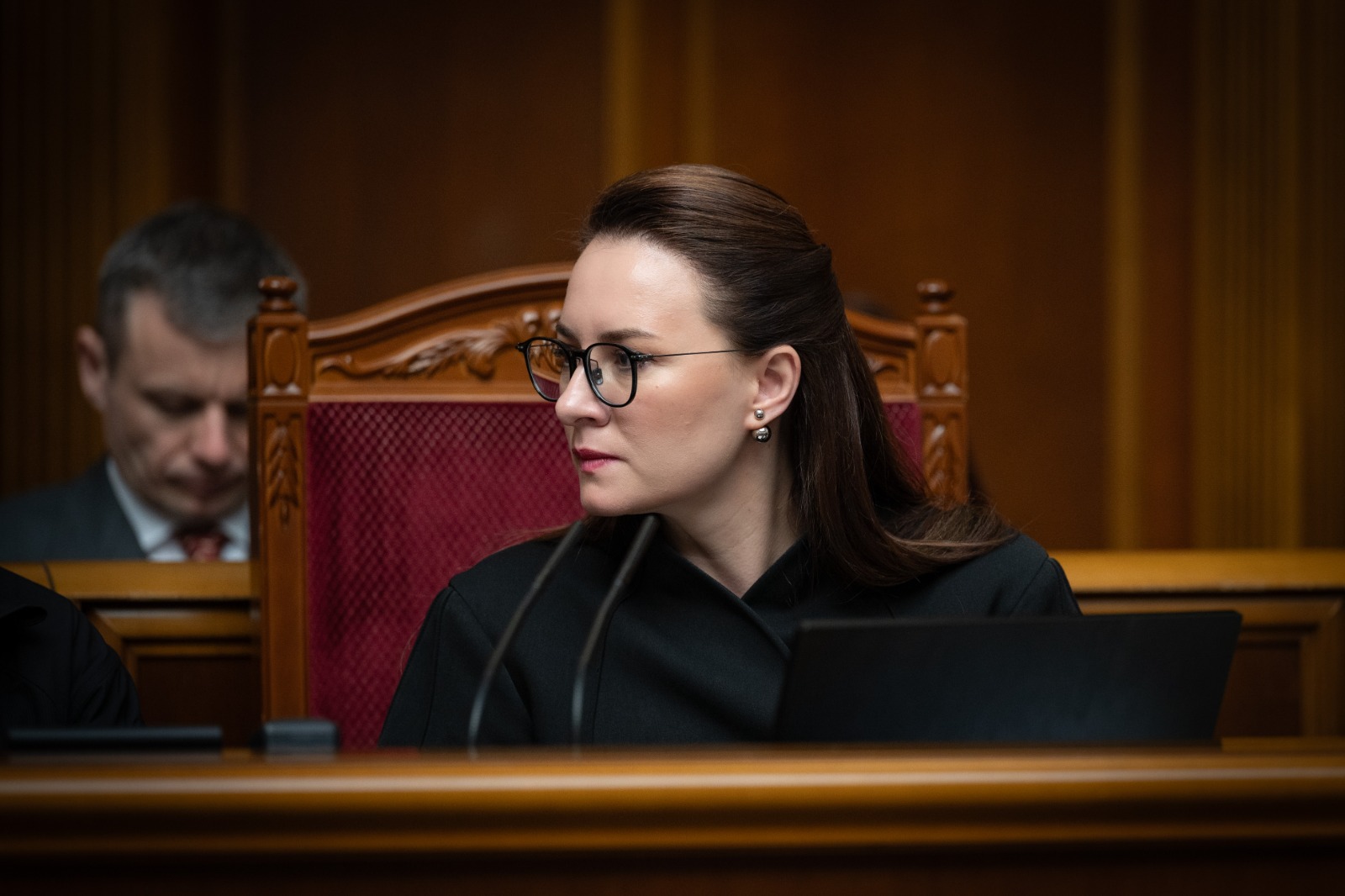 Мінімум 30 тисяч у тилу та до 300 тисяч на передовій: Україна збільшує виплати військовим