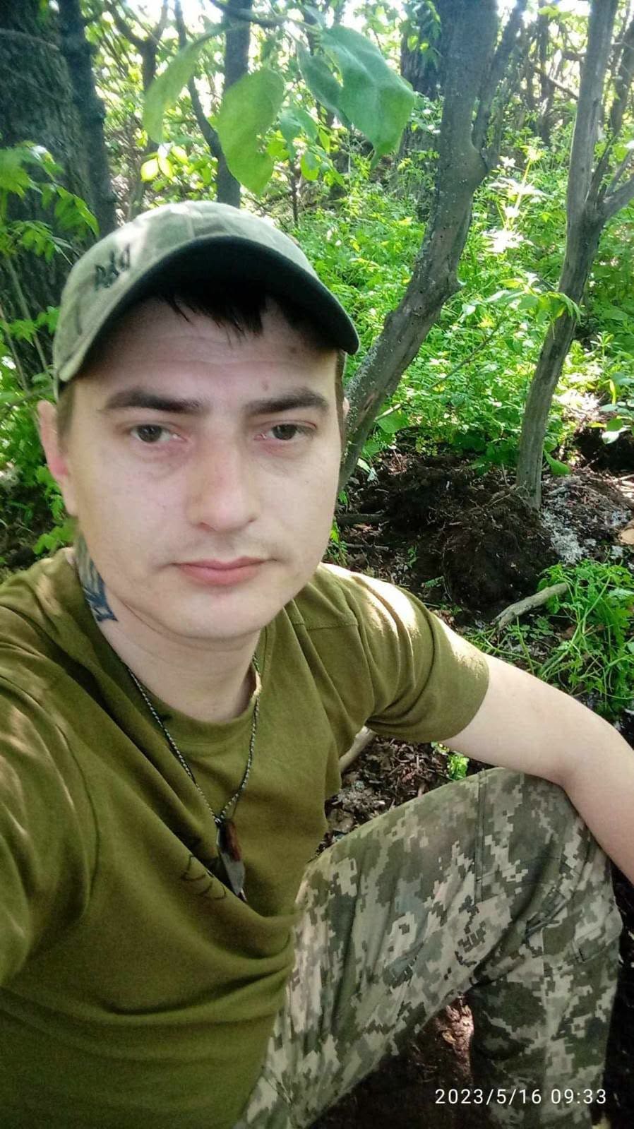Захисник із Бериславщини Ілля Шевцов отримав нагрудний знак «Хрест Хоробрих» від Головнокомандувача ЗСУ