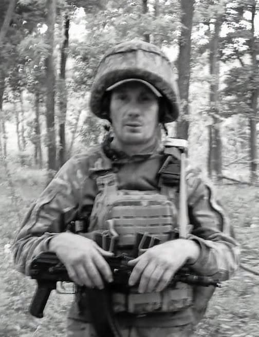 У Чорнобаївській громаді попрощалися із захисником Віталієм Якимом