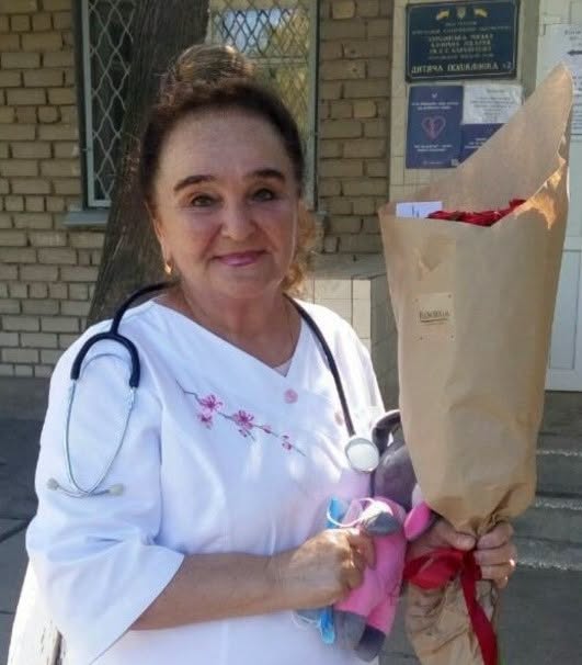 48 років у медицині: херсонська педіатриня Людмила Козловська відзначає 75-річчя