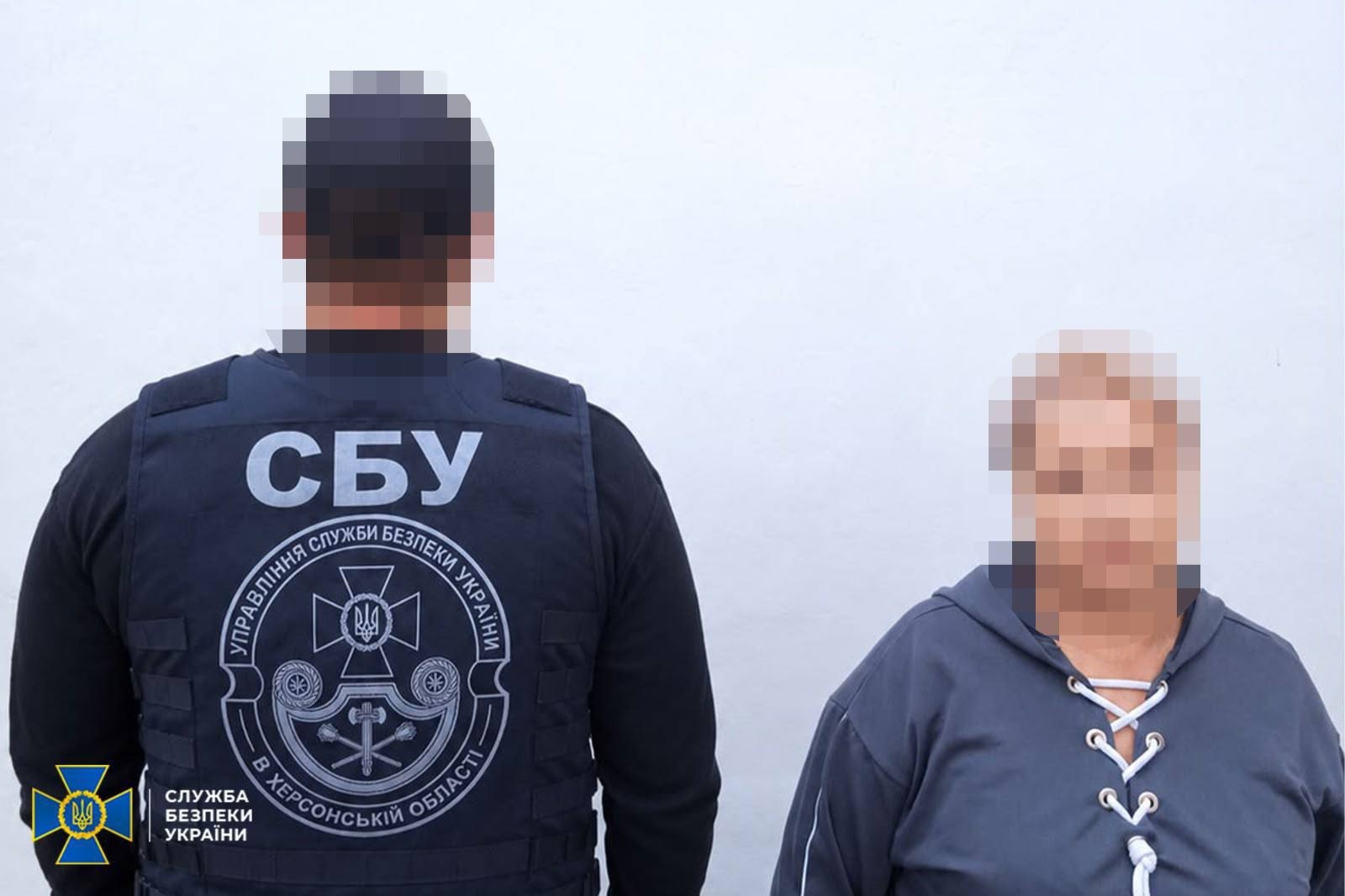 Жителька Бериславщини, яка працювала в окупаційному «виборчкомі», намагалася втекти до Німеччини — її затримала СБУ
